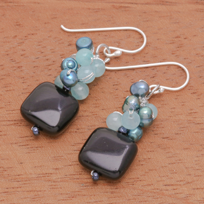 Pendientes colgantes con múltiples piedras preciosas - Pendientes colgantes de piedras preciosas múltiples azules y negras de Tailandia