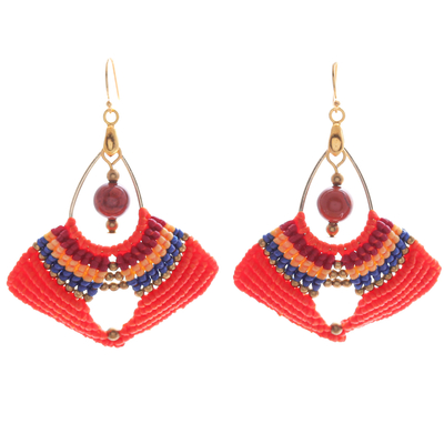 Makramee-Ohrringe aus Jaspis, 'Orange Flight', baumelnd - Handgefertigte Makramee-Ohrringe aus Jaspis mit Messingperlen