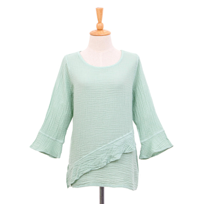 Baumwollbluse - Asymmetrisch geschnittene mintgrüne Baumwoll-Gaze-Bluse, hergestellt in Thailand