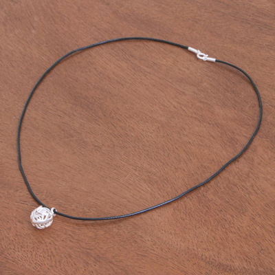 Halskette mit Anhänger aus Sterlingsilber - Halskette aus gewachster Nylonschnur mit Taubenanhänger aus Sterlingsilber