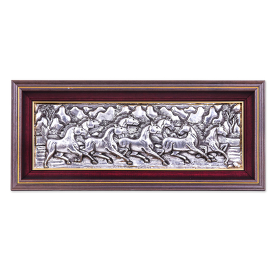 Wandtafel aus Aluminium-Repousse, 'Acht Pferde - Handgefertigte gerahmte Aluminium-Repousse-Wandplatte aus Thailand