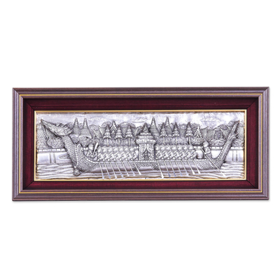 Wandpaneel aus Aluminium-Repousse, 'Suphannahong'. - Handgefertigte Aluminium Repousse Wandtafel von Royal Boat