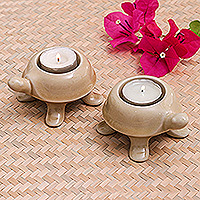 Portavelas de cerámica, 'Warm Guide' (par) - Portavelas de cerámica de tortuga hechos a mano en un tono marrón (par)