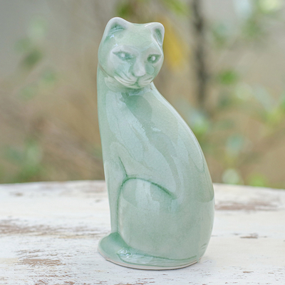 Celadon-Keramikfigur - Grüne Seladon-Keramik-Katzenfigur, handgefertigt in Thailand
