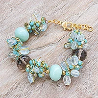 Pulsera con cuentas de cuarzo y ágata con detalles en oro, 'Blue Spell' - Pulsera con cuentas de cuarzo y ágata azul con detalles en oro de 18k