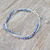 Bettelarmband aus Lapislazuli und Silberperlen - Blau getöntes Lapislazuli- und Silberperlen-Charm-Armband