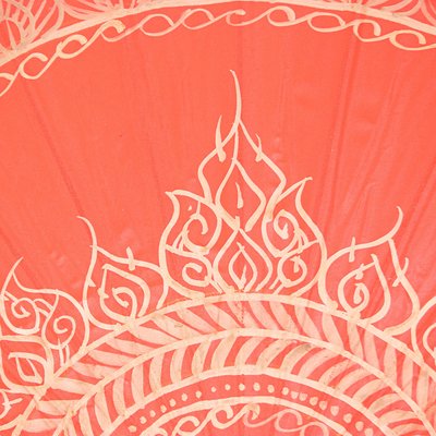 Sombrilla de algodón - Sombrilla tailandesa de algodón y bambú pintada a mano en naranja y dorado