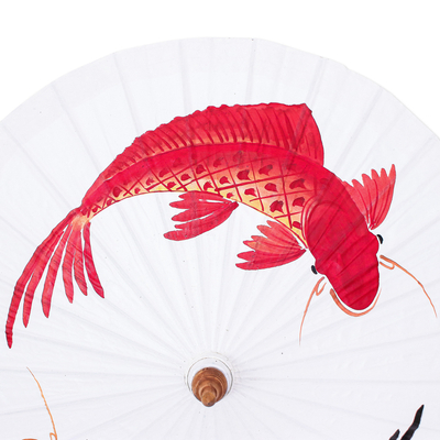 Sonnenschirm aus Baumwolle - Handbemalter Thai-Sonnenschirm aus Baumwolle und Bambus mit Fischmotiv