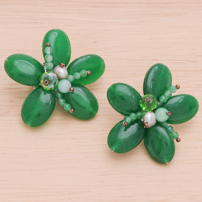 Pendientes de clip con cuentas de cuarzo y perlas cultivadas - Aretes de Clip con Cuarzo Floral y Perlas Cultivadas en Verde
