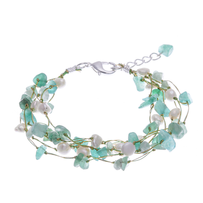 Aventurine and cultured pearl beaded strand bracelet, 'Cascade in Mint' - Handmade Aventurine and White Pearl Beaded Strand Bracelet