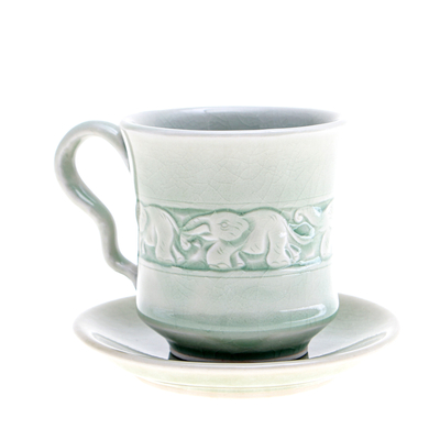 Taza y plato de cerámica Celadon - Taza y Platillo de Cerámica Celadon con Motivo de Elefante