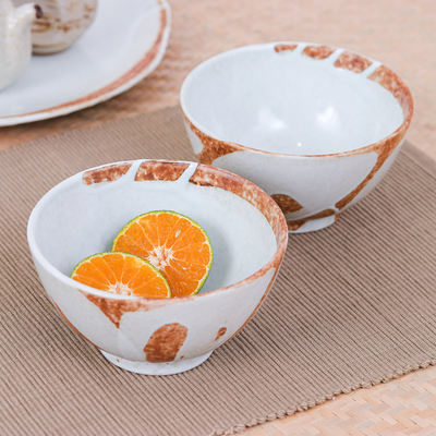 Tazones de sopa de cerámica, (par) - Par de tazones de sopa de cerámica marrón y marfil hechos a mano