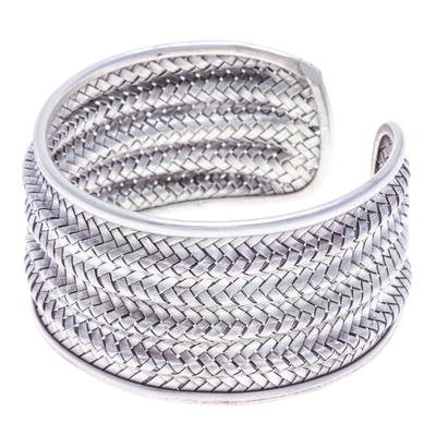 Brazalete de plata - Brazalete de plata con patrón de tejido de cesta de Tailandia