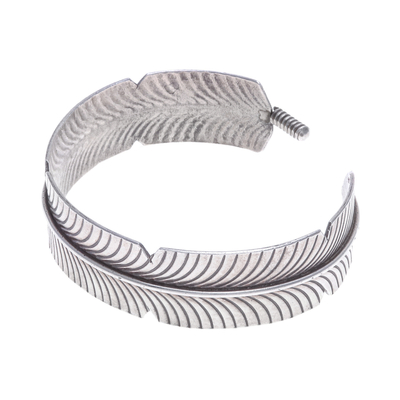 Brazalete de plata esterlina - Brazalete de plata esterlina con diseño de plumas de Tailandia