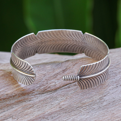 Sterling silver cuff bracelet, 'Freedom Plumage' - Feather-Themed Sterling Silver Cuff Bracelet from Thailand