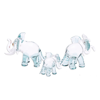 Figuras de vidrio soplado a mano, (juego de 3) - Juego de 3 figuras de vidrio de familia de elefantes soplados a mano en verde