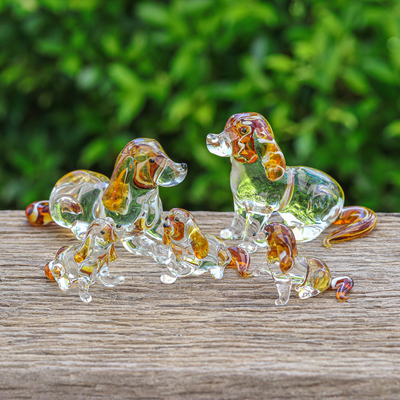 Figuras de vidrio soplado a mano, (juego de 5) - Juego de 5 figuras de perro Beagle de vidrio soplado a mano en color naranja