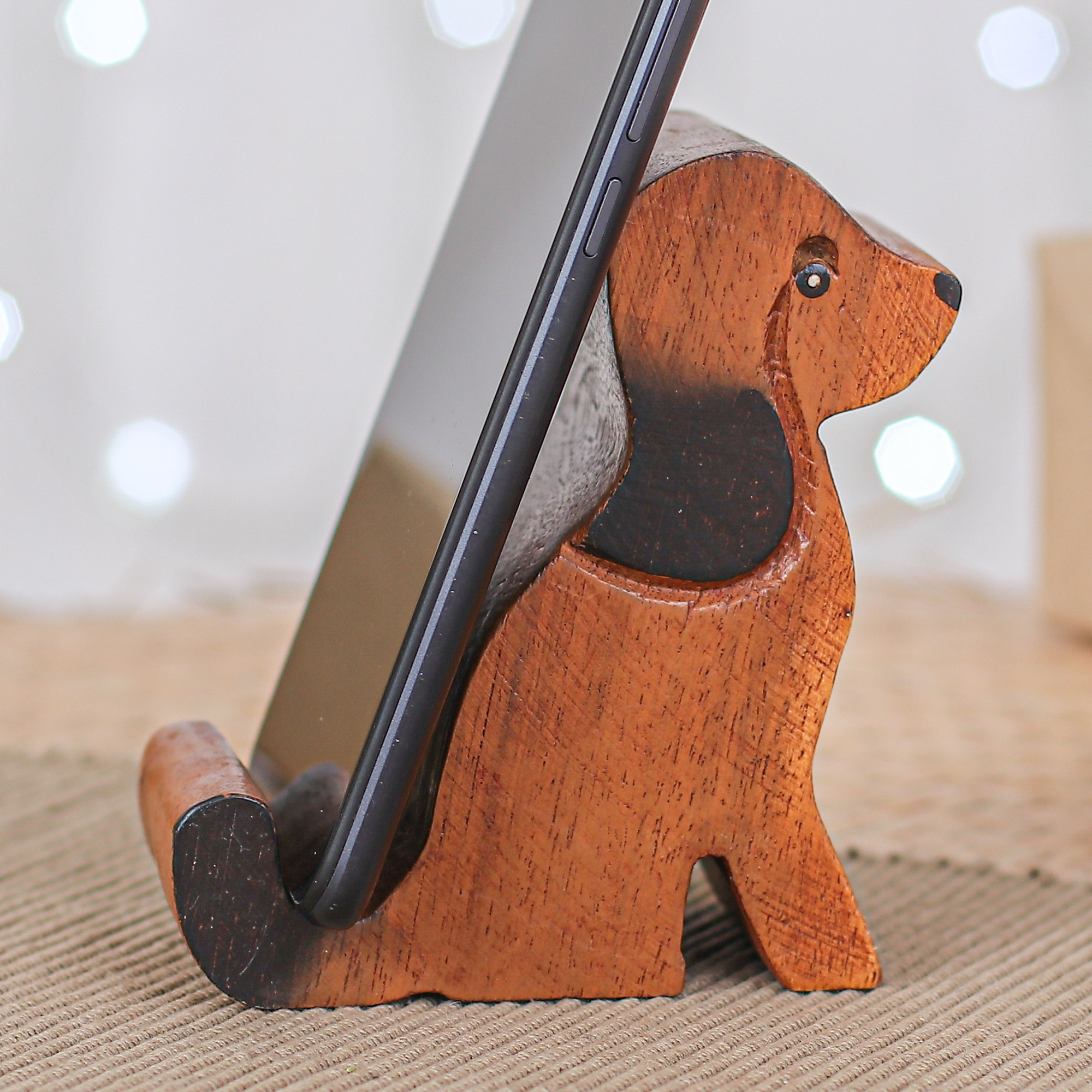 Hand-Carved Polished Cedar Wood Peruvian Dog Phone Holder - Legendary  Companion