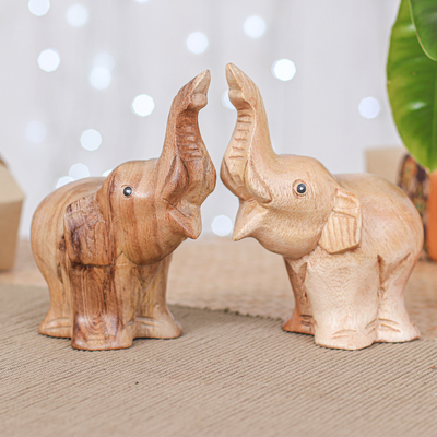 Esculturas de madera, (juego de 2) - Conjunto de 2 esculturas de madera de elefante Raintree talladas a mano