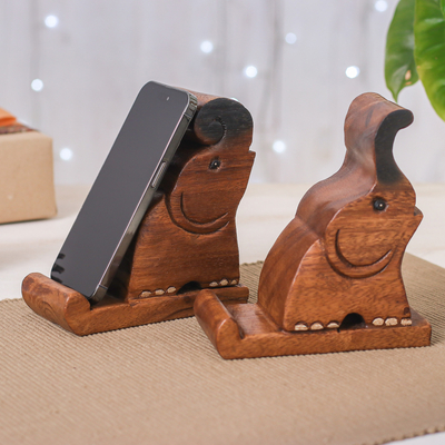 Soportes para teléfono de madera (juego de 2) - Conjunto de dos soportes para teléfono de madera Raintree de elefante tallado a mano