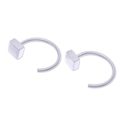 Pendientes ear cuff de plata de ley - Pendientes ear cuff minimalistas de plata de primera ley con forma cuadrada mate