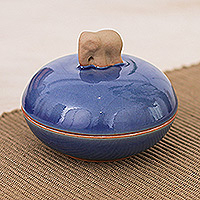 Tarro decorativo de cerámica Celadon, 'Elephant Radiance' - Tarro decorativo con temática de elefante de cerámica celadon azul hecho a mano