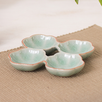 Plato de aperitivo de cerámica Celadon - Plato de aperitivo de cerámica Celadon con temática de flor de loto en verde