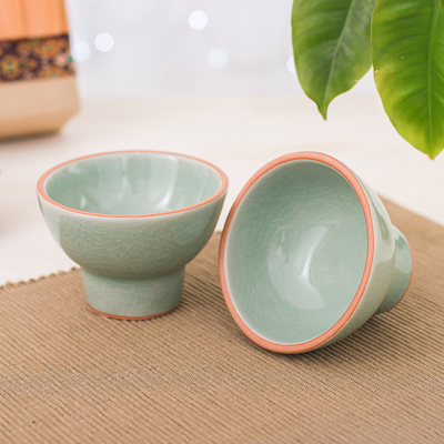 Celadon-Keramik-Dessertschalen, (Paar) - Paar handgefertigte Dessertschalen aus Celadon-Keramik in Grün