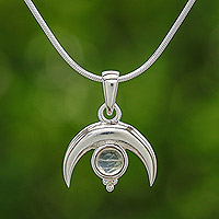 Labradorit-Anhänger-Halskette, „Mond am Himmel“ – mondförmige natürliche Labradorit-Anhänger-Halskette