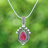 Collar colgante de silimanita, 'Luna antigua en rosa' - Collar colgante de silimanita rosa facetado de un quilate