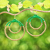 Ohrhänger aus Messingperlen, „My Vital Aura“ – Ohrhänger aus poliertem Messing mit Perlen in Grün
