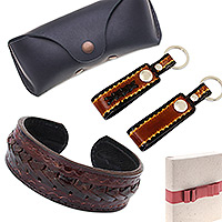 Kuratiertes Geschenkset für Herren, „Classic Elegance“ – Kuratiertes Geschenkset für Herren mit Armband, Brillenetui und 2 Schlüsselanhängern