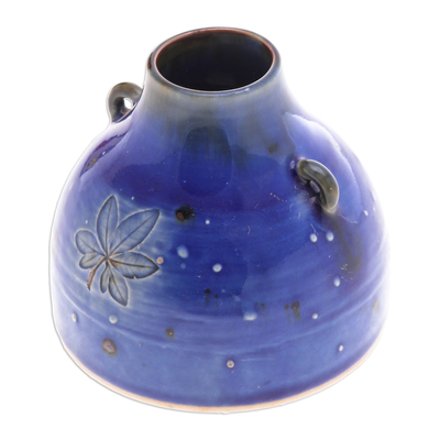 Jarrón de ceramica - Jarrón de cerámica azul hecho a mano inspirado en la naturaleza con motivos frondosos