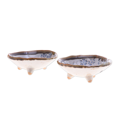 Cuencos de cerámica, (par) - Par de cuencos de cerámica florales hechos a mano en azul y blanco