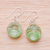 Ohrhänger aus mundgeblasenem Glas - Ohrhänger aus mundgeblasenem Glas mit grünen und weißen Spiralen