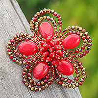 Broschennadel aus Quarz und Glasperlen, „Frühling in Liebe“ – Handgefertigte Broschennadel aus rotem Quarz und Glasperlen mit Blumenmuster