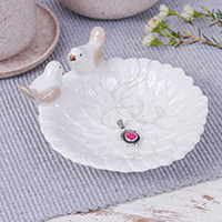 Catchall de cerámica, 'Bird's Peace' - Catchall de cerámica blanca floral con temática de pájaros hecho a mano