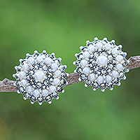 Pendientes de botón de perlas cultivadas y marcasita, 'Radiant Moon' - Pendientes de botón de perlas cultivadas de marcasita y plata de ley