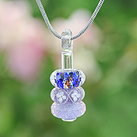 Collar colgante con cuentas de vidrio, 'Amuletos encantados' - Collar colgante con cuentas de vidrio púrpura y azul floral