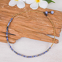 Halskette aus Sodalith und Messingperlen, „Intellectual Orbs“ – Handgefertigte Halskette aus Sodalith und Messingperlen aus Thailand