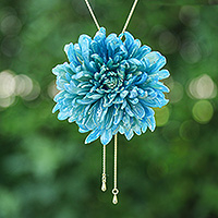 Gold-plated natural flower lariat necklace, 'Happy Sky Blue' - 22k Gold-Plated Sky Blue Chrysanthemum Bloom Lariat Necklace