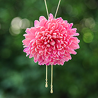 Gold-plated natural flower lariat necklace, 'Happy Hot Pink' - Gold-Plated Hot Pink Chrysanthemum Flower Lariat Necklace