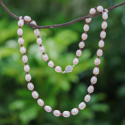 Halskette aus Perlen und Granatsträngen - Halskette aus Perlen und Granatsträngen