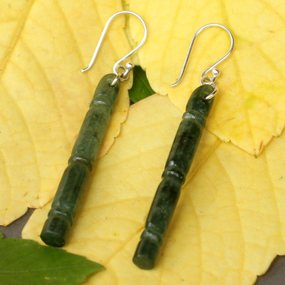 Jade-Ohrhänger, „Geist aus Bambus, Weg zur Erleuchtung“ - Handgefertigte Jade-Ohrringe